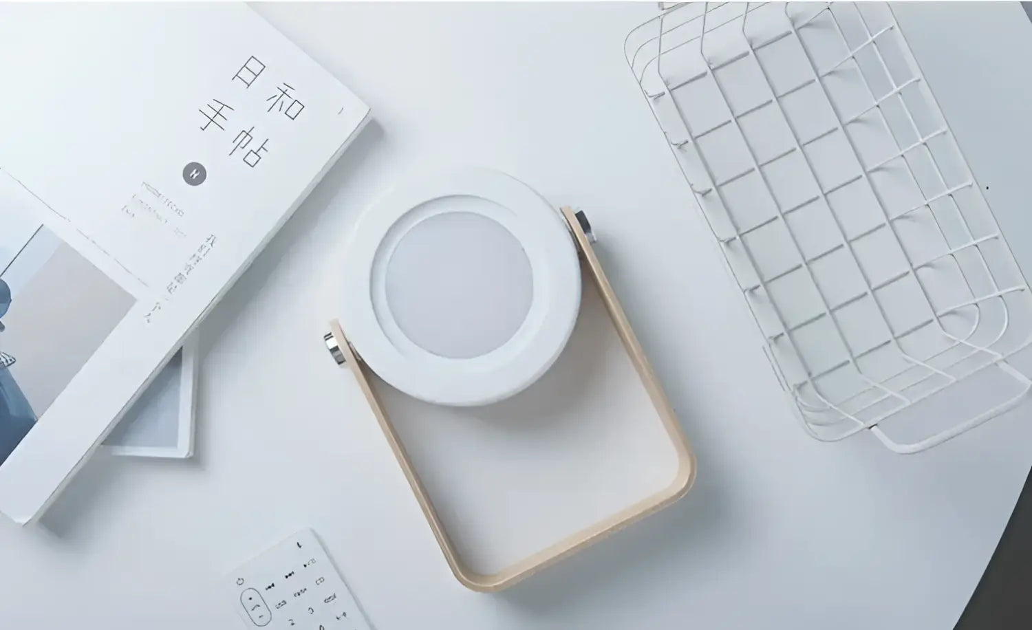 USB Rechargeable & Portable Lamp with Foldable LED Light Feature
