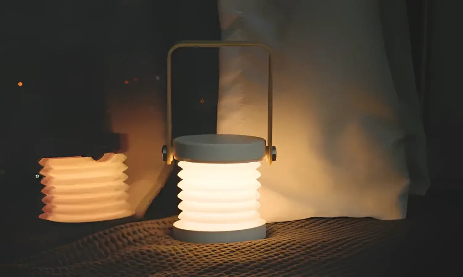 USB Rechargeable & Portable Lamp with Foldable LED Light Feature