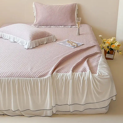 White and black ruffled bedding set bedroom cool feeling