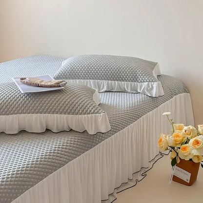 White and black ruffled bedding set bedroom cool feeling