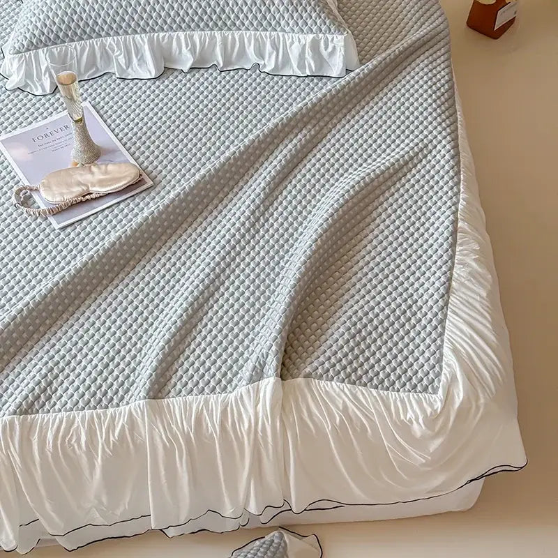 White and black ruffled bedding set bedroom cool feeling