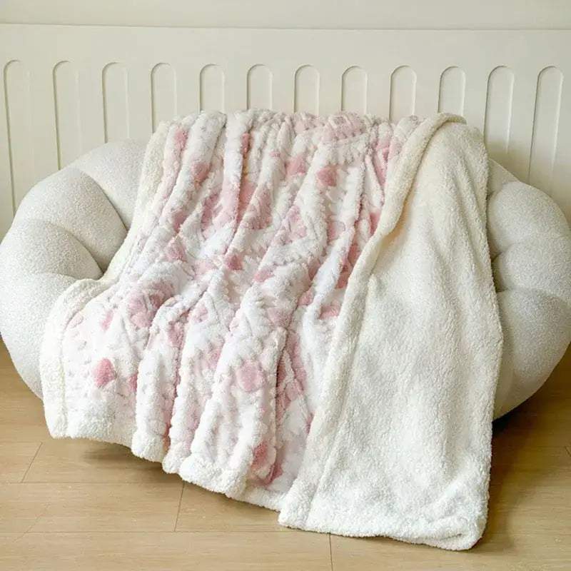 White and pink geometric jacquard taff velvet blanket bedroom throw