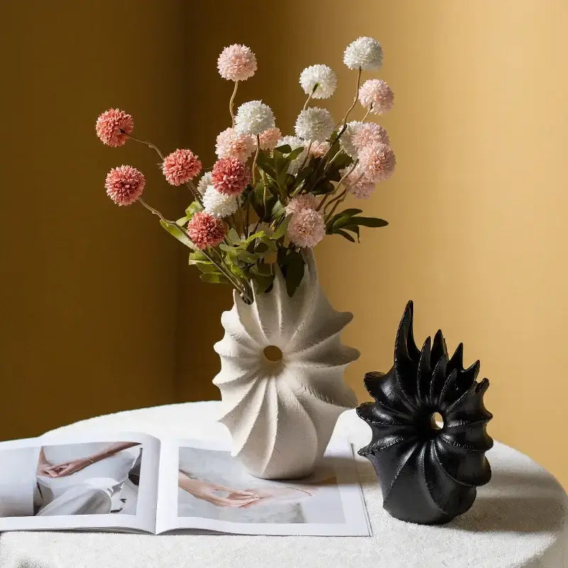 White conch shape ceramic vase for living room artificial flower arrangements