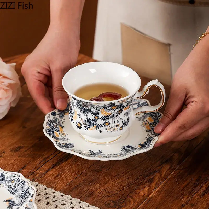White porcelain classic blue & gold tea cup set dining room scalloped