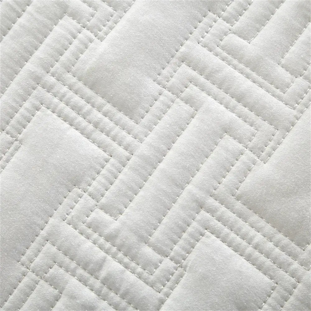 White quilted cotton coverlet bedspread set bedroom decor