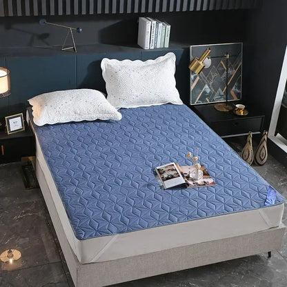 White quilted star pattern waterproof bed protector pad bedroom