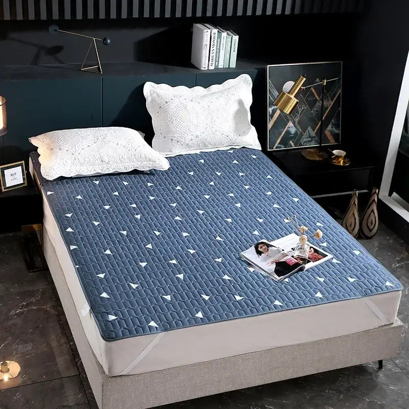 White quilted star pattern waterproof bed protector pad bedroom