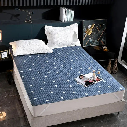 White quilted star pattern waterproof bed protector pad bedroom