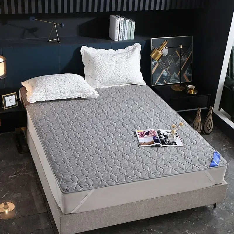 White quilted star pattern waterproof bed protector pad bedroom