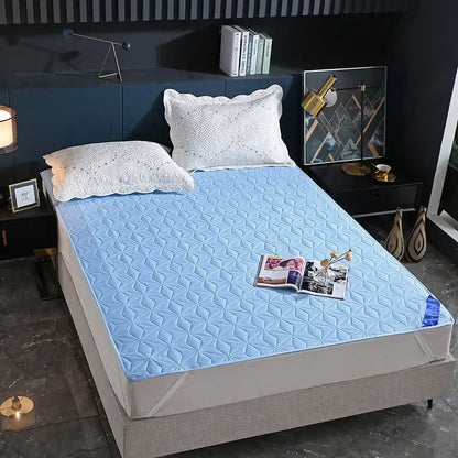 White quilted star pattern waterproof bed protector pad bedroom