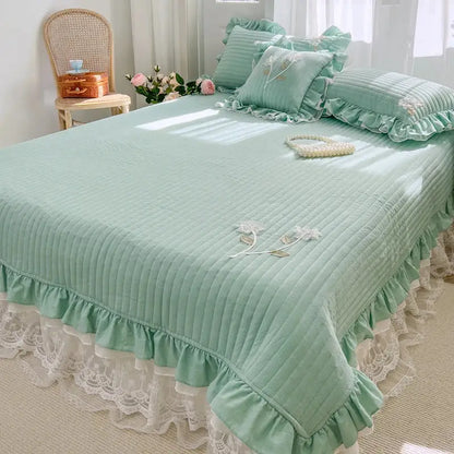 White ruffled quilted bedspread coverlet bedroom lace embroidery